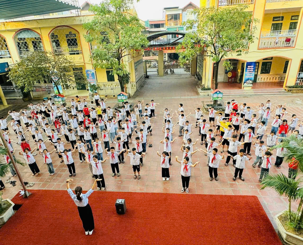 Liên đội Trường TH Phú Lương I duy trì nếp SHTT mỗi ngày. Với khẩu hiệu mỗi ngày đến trường là một ngày vui.