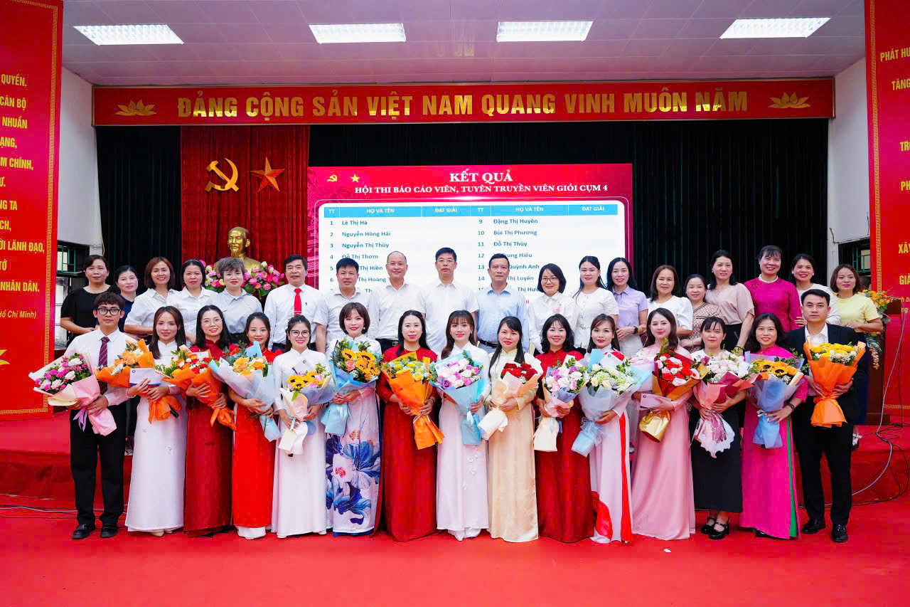 Xin chúc mừng đồng chí Trần Quỳnh Anh – giáo viên Trường Tiểu học Phú Lương I đã xuất sắc đạt GIẢI NHẤT Cụm 4 trong Hội thi Báo cáo viên - Tuyên truyền viên giỏi năm 2026!