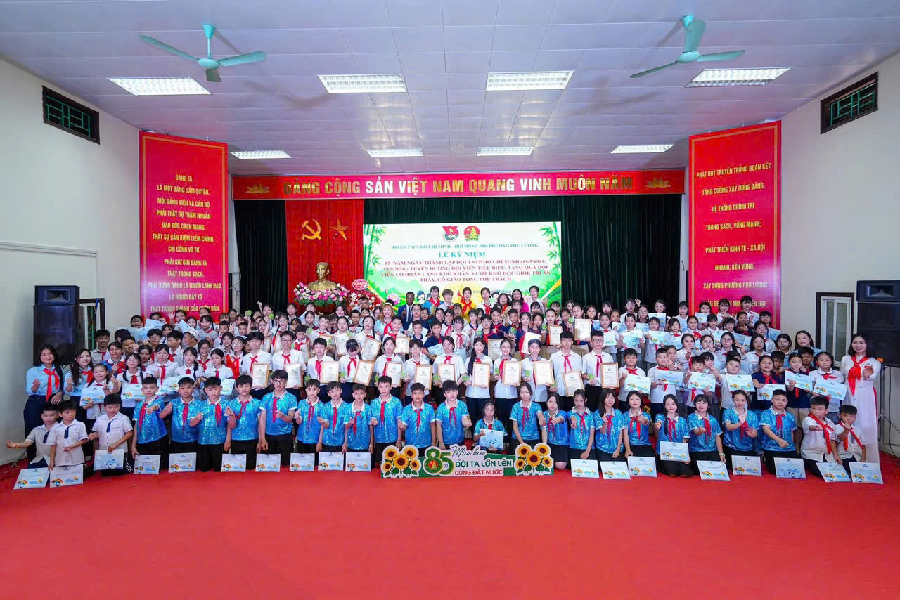 Sáng 15/5, Hội đồng Đội phường Phú Lương đã long trọng tổ chức Lễ kỷ niệm 85 năm Ngày thành lập Đội Thiếu niên Tiền phong Hồ Chí Minh (15/5/1941 – 15/5/2026)
