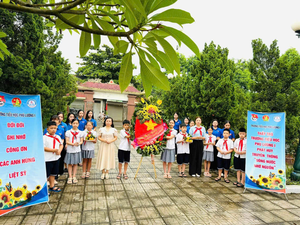 ĐỜI ĐỜI NHỚ ƠN CÁC ANH HÙNG LIỆT SĨ 🇻🇳 🌹 Hoạt động dâng hoa, dâng hương tưởng niệm và tri ân nhân kỷ niệm 79 năm Ngày Thương binh - Liệt sĩ (27/7/1947 - 27/7/2026)