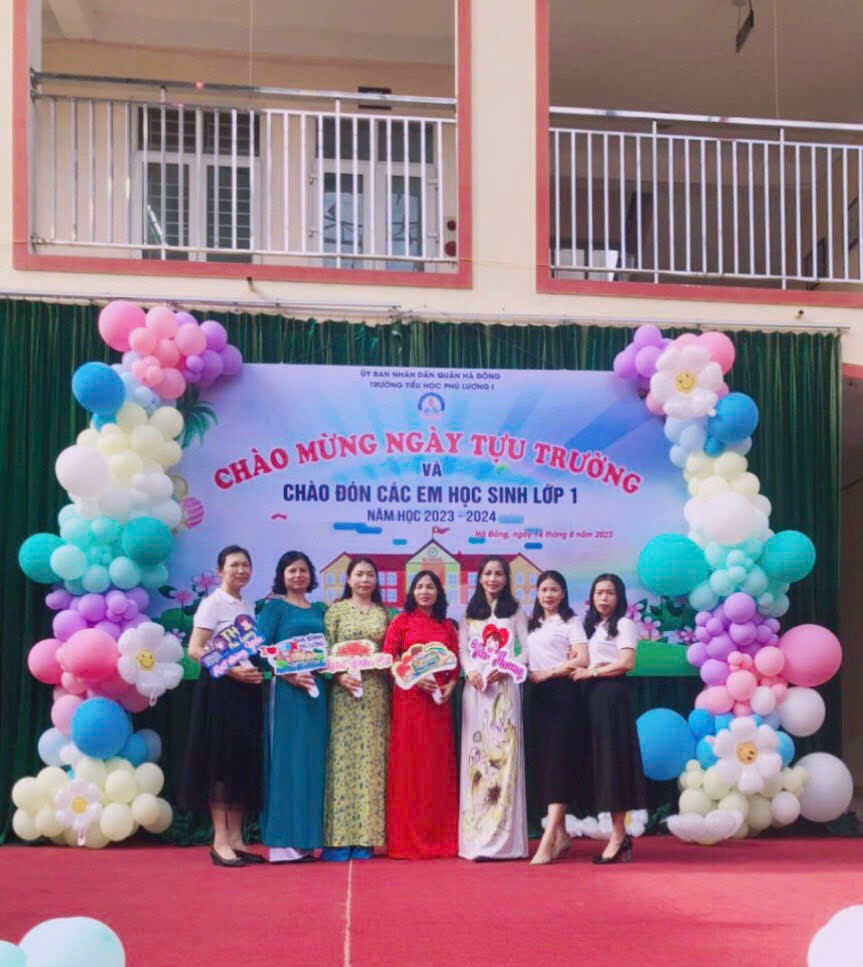 CHÀO MỪNG NGÀY TỰU TRƯỜNG VÀ CHÀO ĐÓN CÁC EM HỌC SINH LỚP 1