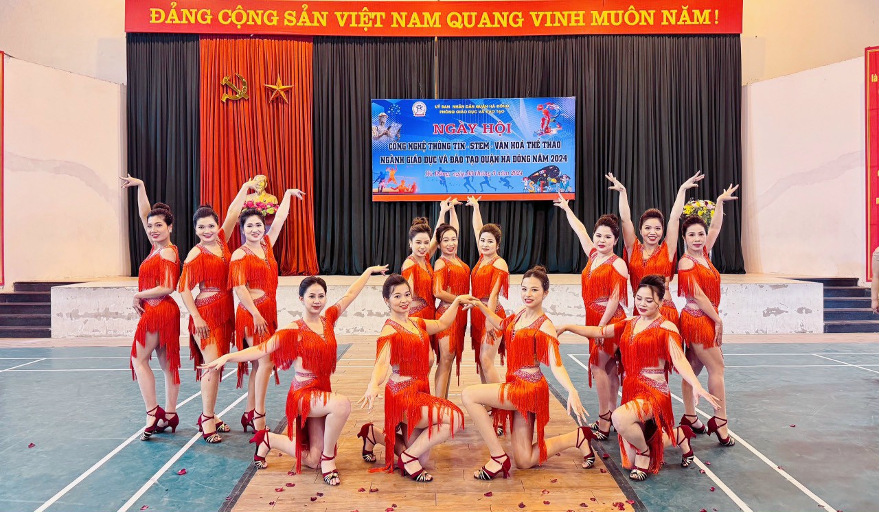 CỤM CÁC TRƯỜNG MẦM NON, TIỂU HỌC VÀ THCS PHƯỜNG PHÚ LƯƠNG ĐẠT GIẢI NHẤT THI KHIÊU VŨ TẬP THỂ